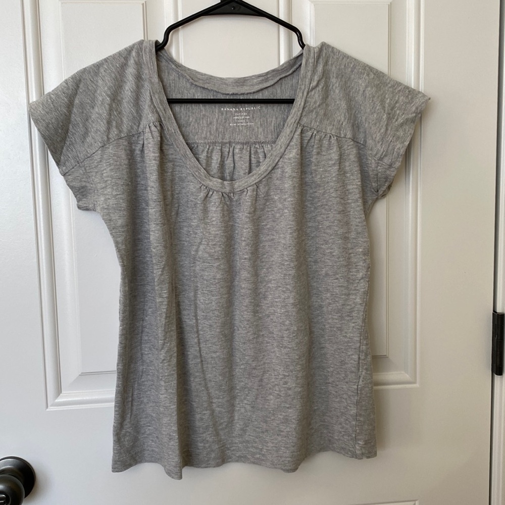 Banana Republic pull over shirt